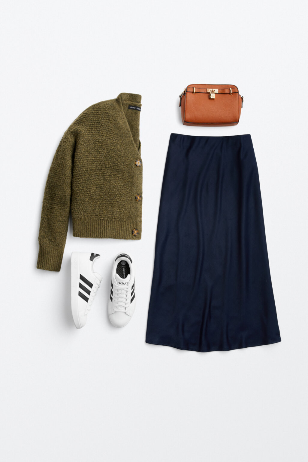 How To Dress In Your 40s Stitch Fix Style   W Dressing In Your 40s 2x3 Sneaker 1 1026x1536 